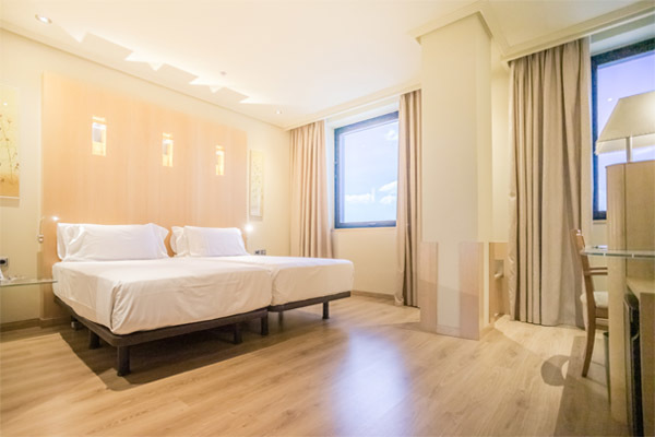 abba_madrid_hotel_habitacion_comunicada_4-600×400